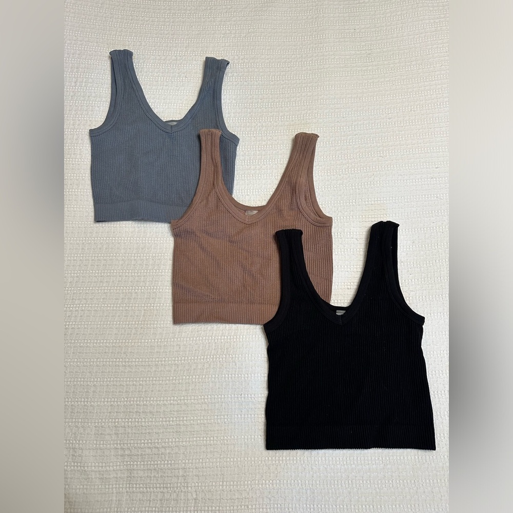 Ribbed V-Neck Tank Tops - Seamless & Stretchy